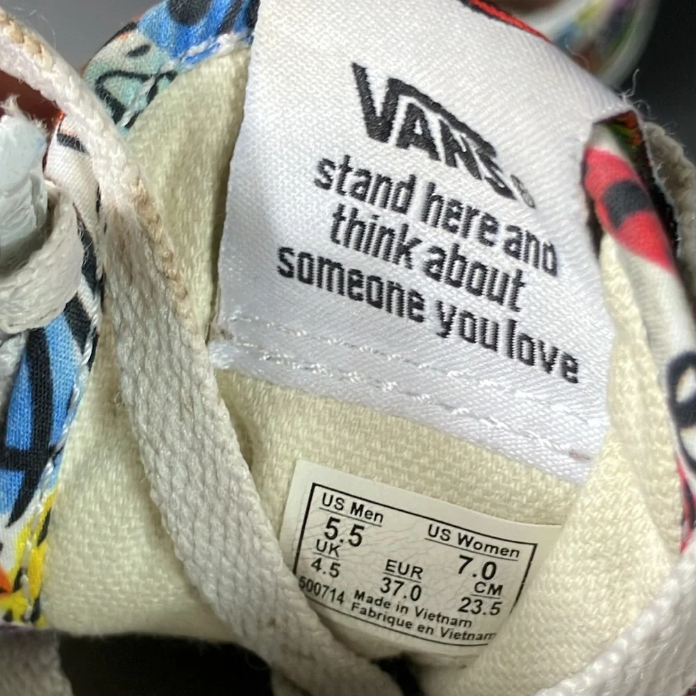 Vans x Crayola x Dallas Clayton Sneaker Shoes Unisex Men’s size 5.5‎ Women’s 7